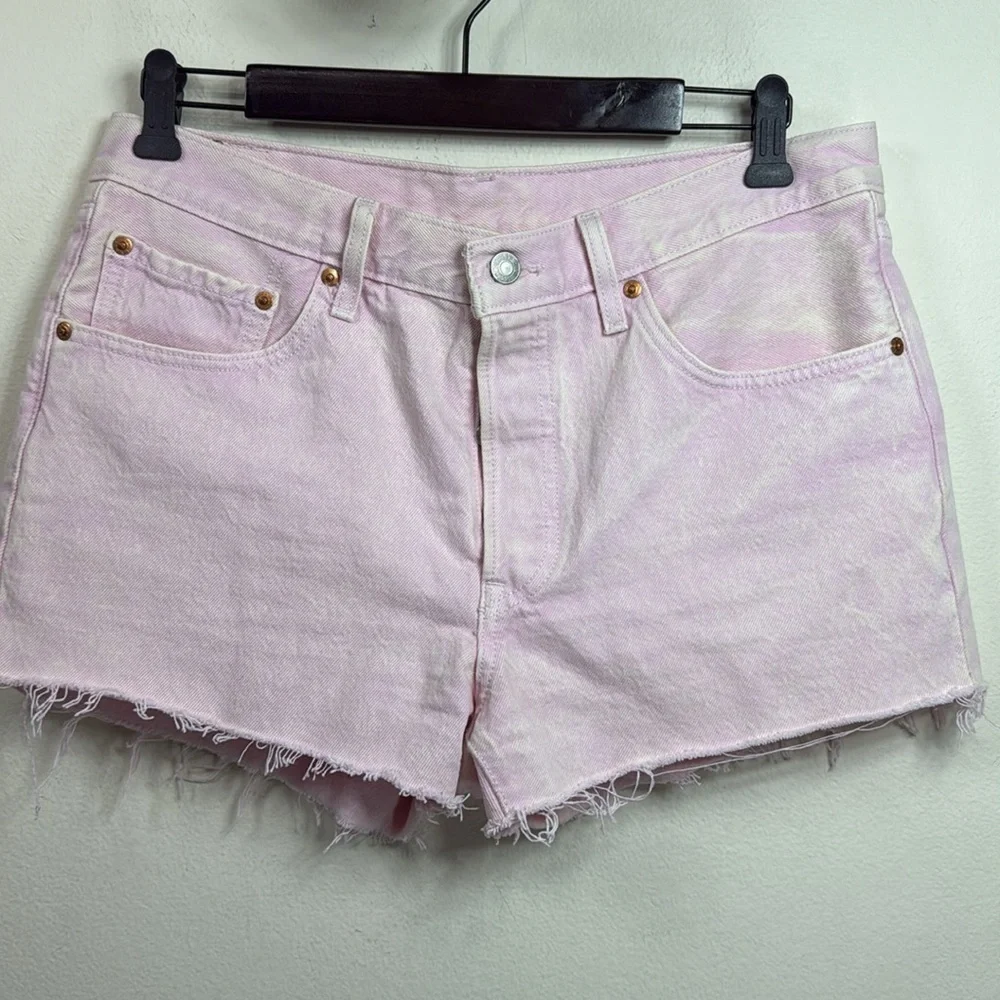 (B5) Levi's Original 501 Women's Frayed Hem Denim Shorts in Pink, Youth Size 30